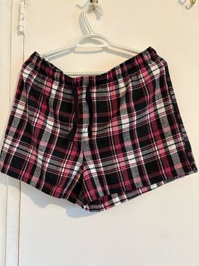 Arie by Arielle 
Plaid Flannel Lounge Shorts in Black, Pink & White
